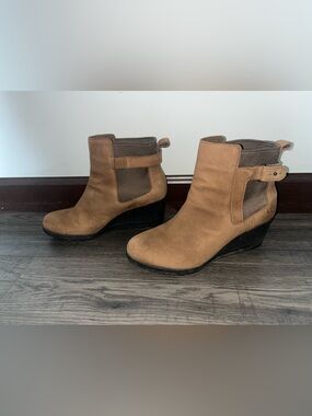 UGG Tan Wedge Chelsea Ankle Boots